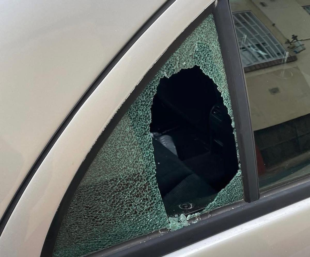Imagen de unos de los vehículos violentados a lo largo de las últimas semanas en Zaragoza.