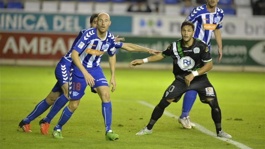 El Córdoba ve volar el campeonato invernal en el último momento