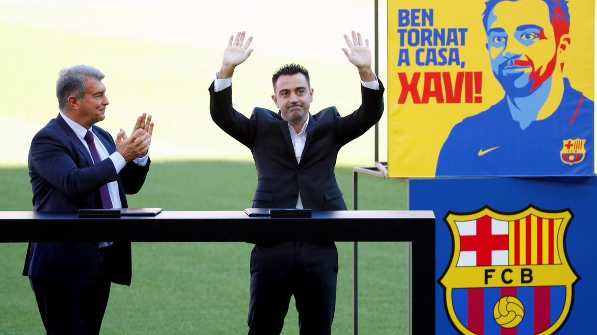 Xavi durant la presentació com a nou entrenador del Barça