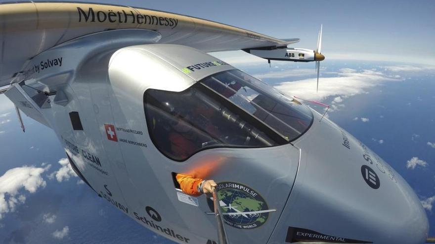 El Solar Impulse II aterriza en Sevilla tres días después de partir de Nueva York