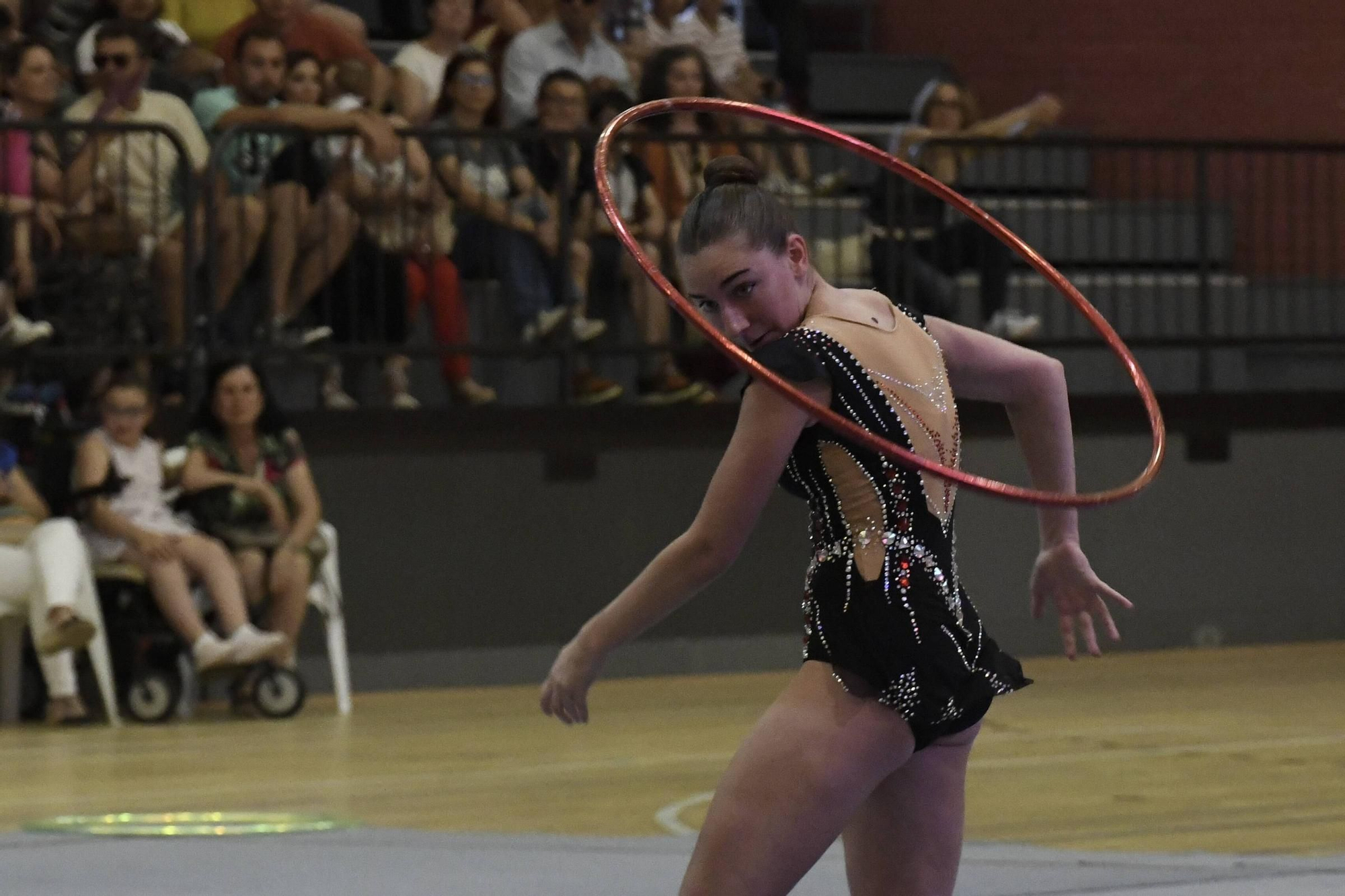 GALERÍA | Las gimnastas del Rítmica Mapecca exhiben su talento en el Manuel Camba