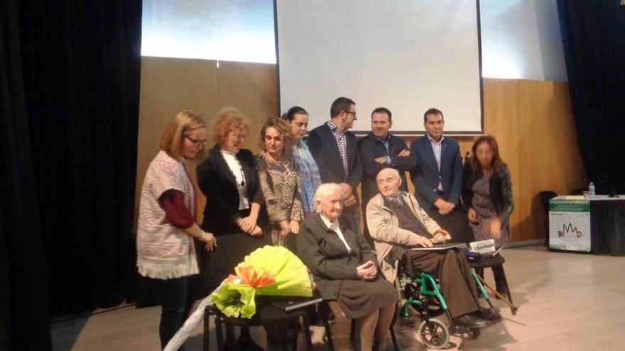 Homenaje a los mayores en Cangas de Onís