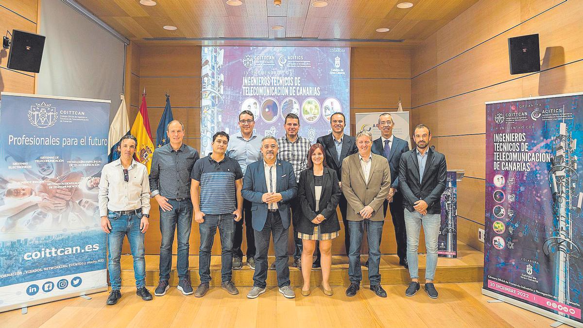 Ingenieros en Telecomunicaciones participantes en la jornada.