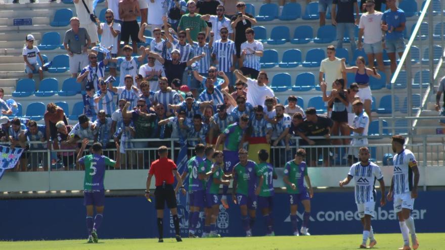 Atlético Baleares - Málaga CF: Roberto y Dioni sirven la primera fuera de casa (1-2)