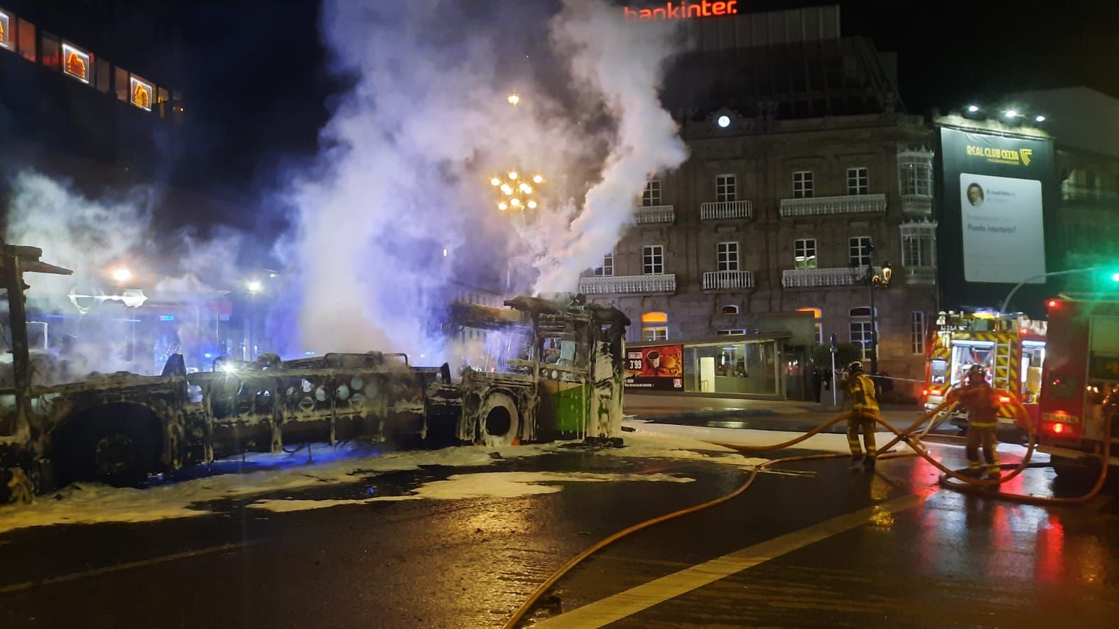 Incendio en un autobús en pleno centro de Vigo