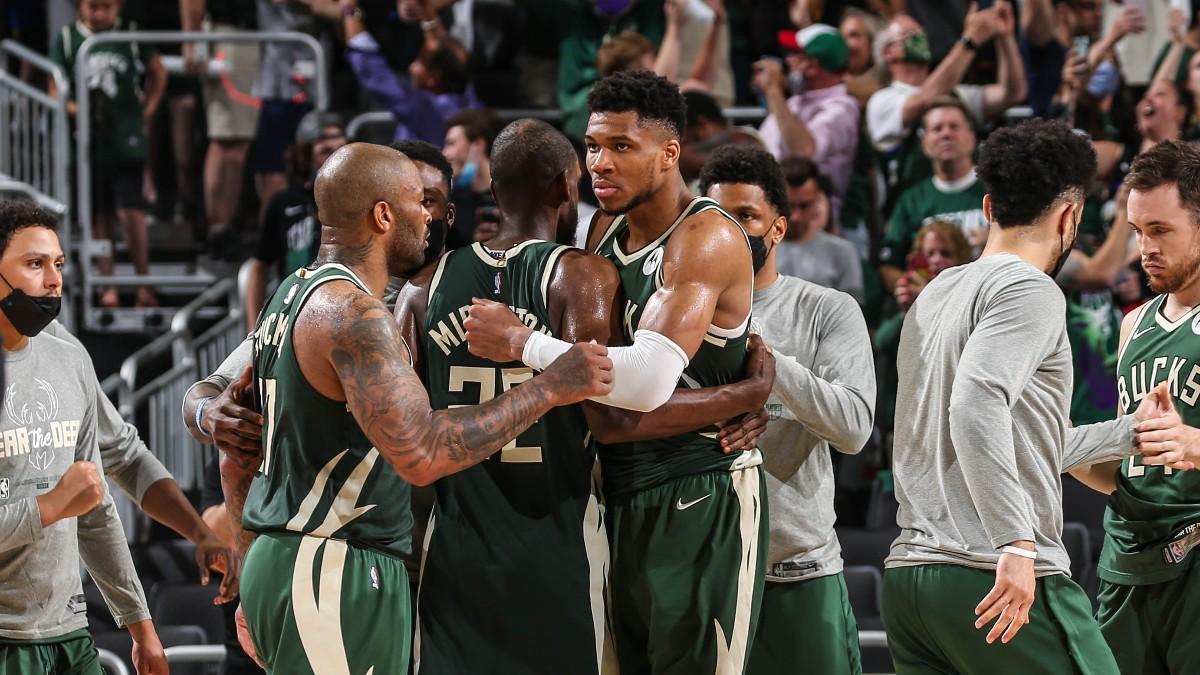 Milwaukee recorta distancias ante Nets (2-1)