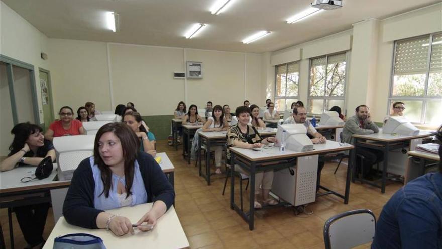 Los presupuestos de Extremadura incluyen un millón de euros para las oposiciones docentes