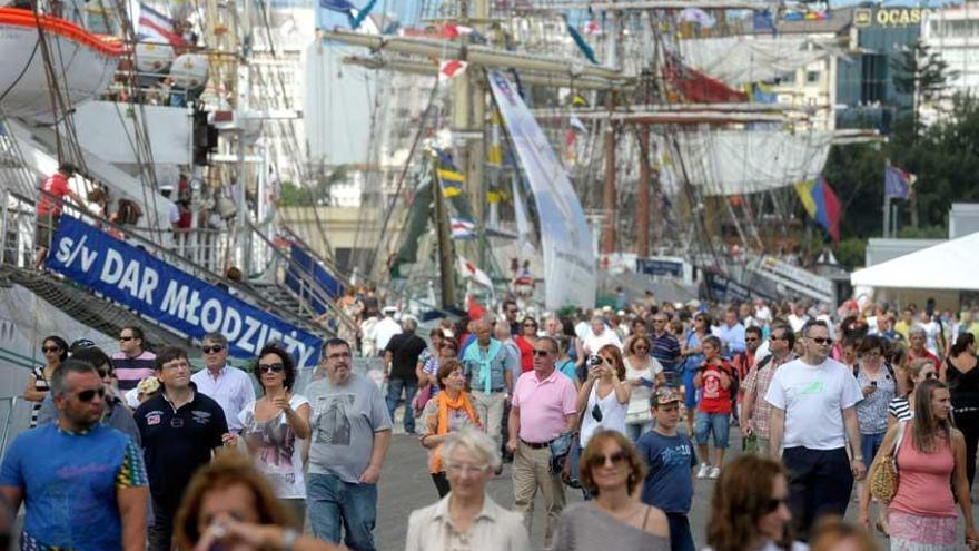 Afluencia de público en una convocatoria anterior de la Tall Ship Races.