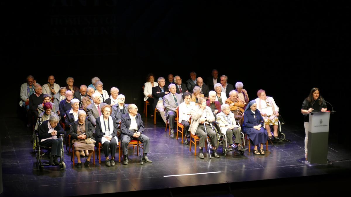 Totes les imatges de l'acte d'homenatge a les persones que celebren 90 anys aquest 2023 a Figueres