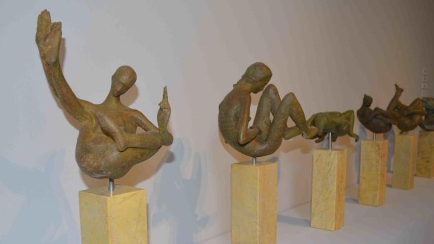 Algunas de las obras que forman parte de la exposición del artista en Murcia.