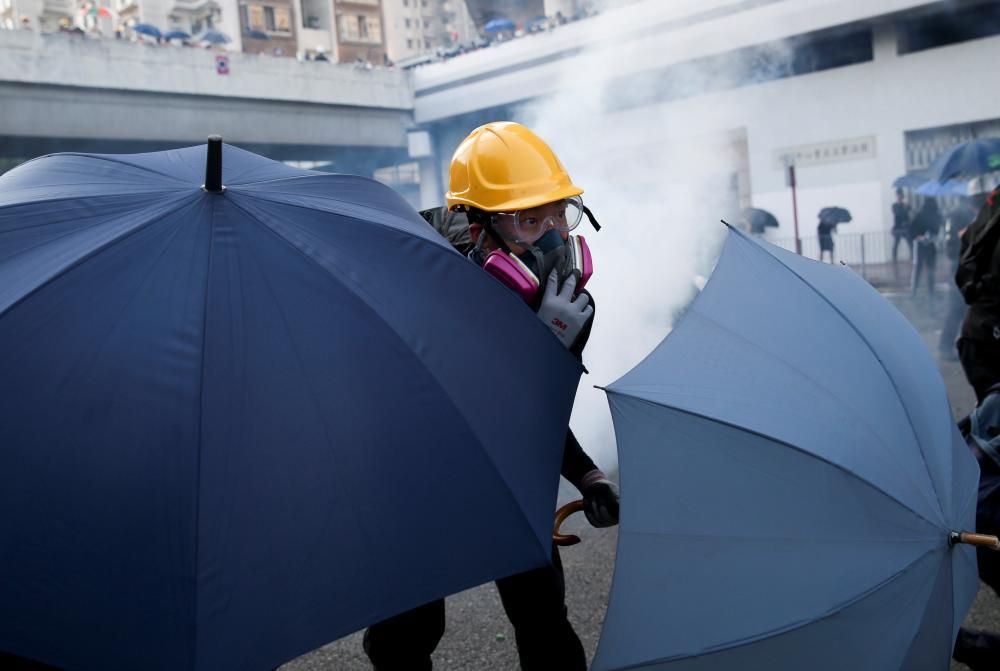 Hong Kong vive una de sus jornadas más violentas en el 70 aniversario de la República Popular China.