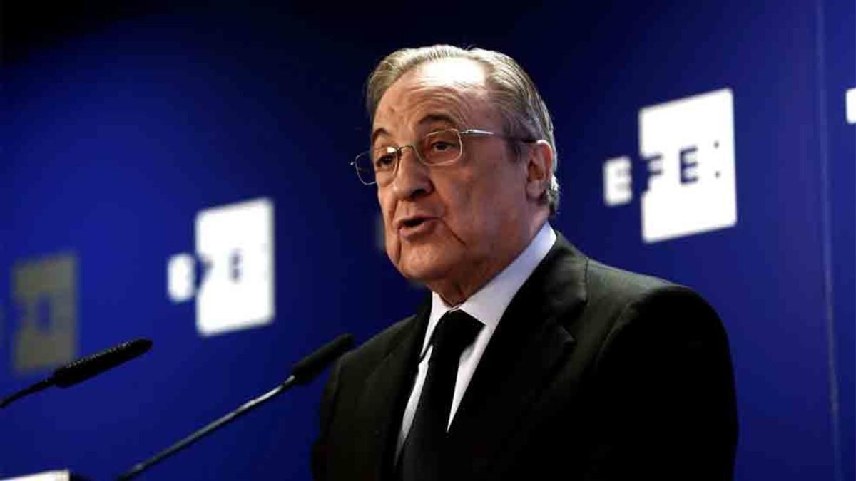 Florentino Pérez baraja una lista de 30 jugadores