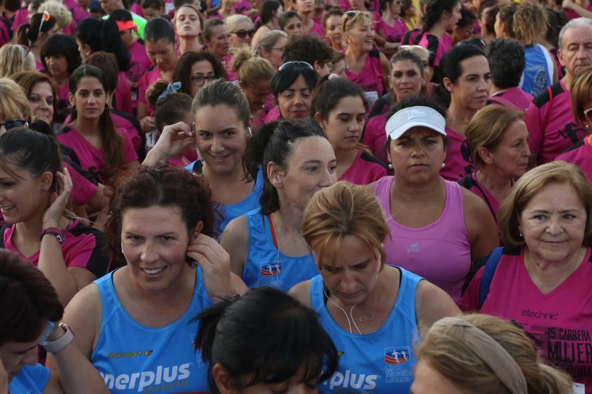 La marea rosa inunda las calles de Córdoba