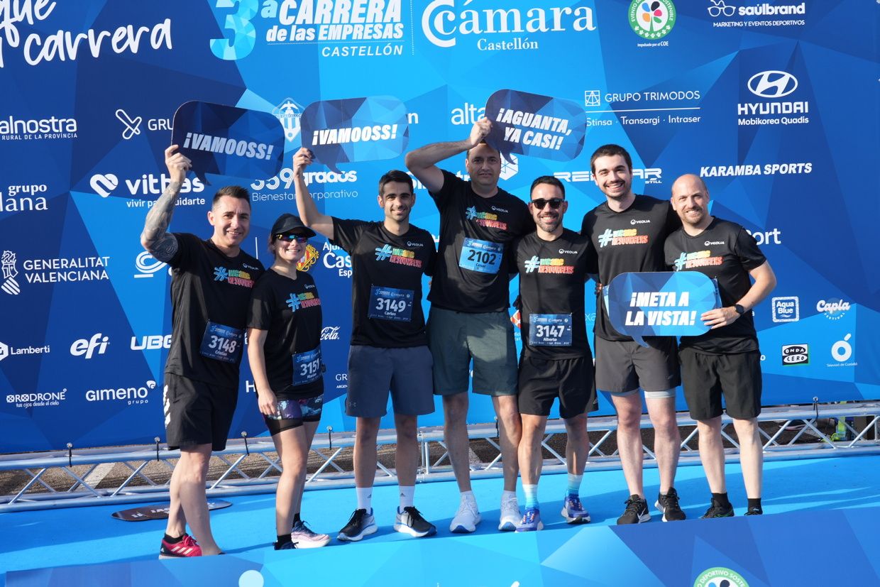 Búscate en las fotos de la Carrera de las Empresas en Castellón