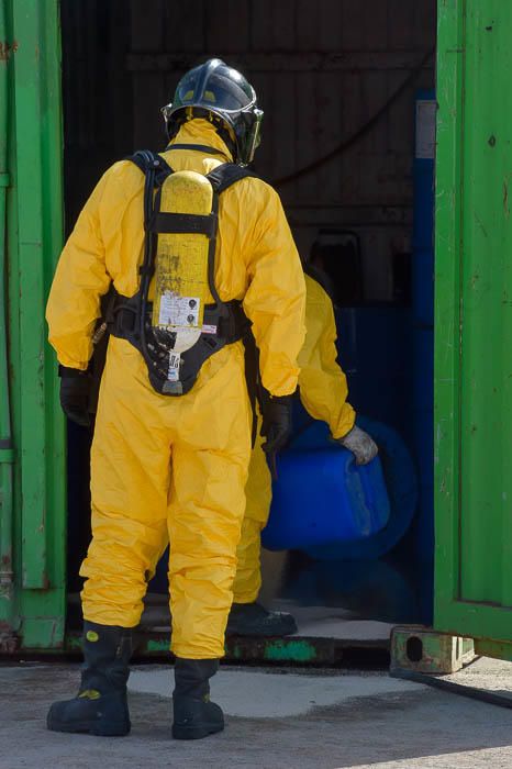 Simulacro de incendio en un barco, en las ...