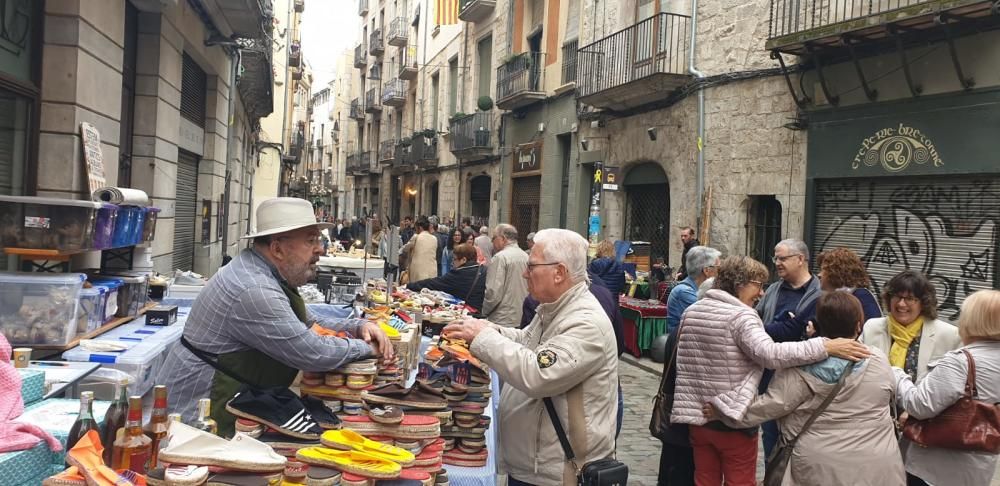 Fires d'artesans, pintura i brocanters a Girona.