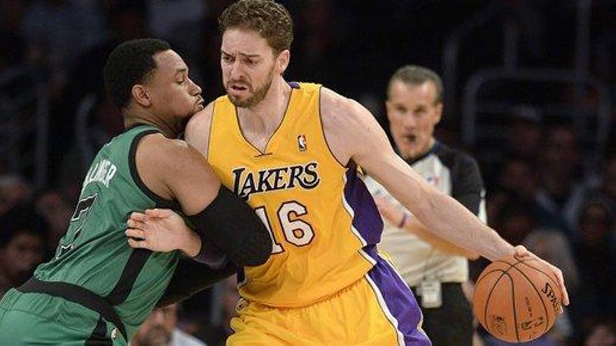 Pau Gasol brilla en el triunfo de Lakers ante Boston