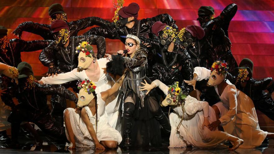 Madonnaa, durante su actuaciÃ³n en EurovisiÃ³n.