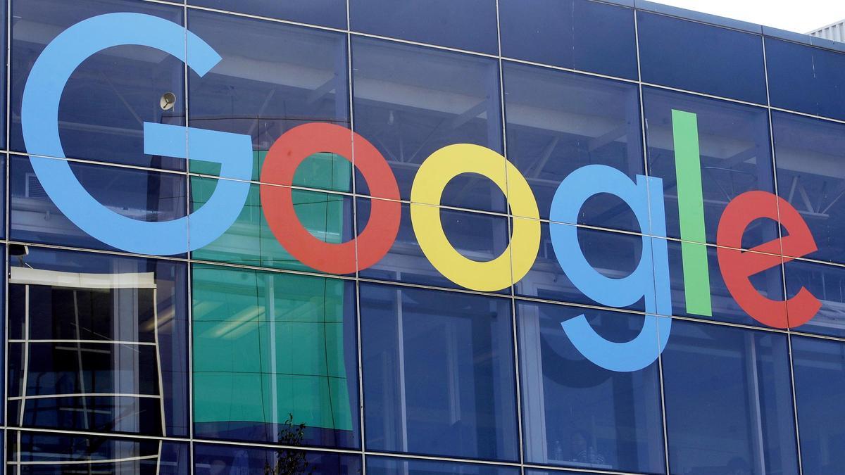 El logo de Google en sus oficinas de Mountain View, en California (EEUU), en una imagen de archivo.