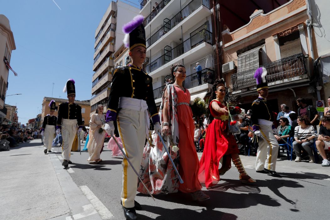 Flores y alegría para despedir la Semana Santa Marinera en el desfile de Resurrección