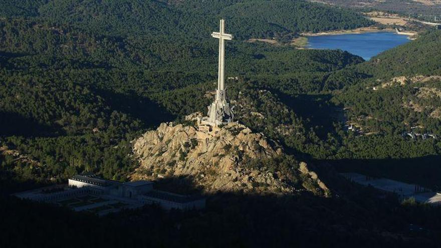 Debate en Castellón: ¿Derribaría la cruz del Valle de los Caídos?