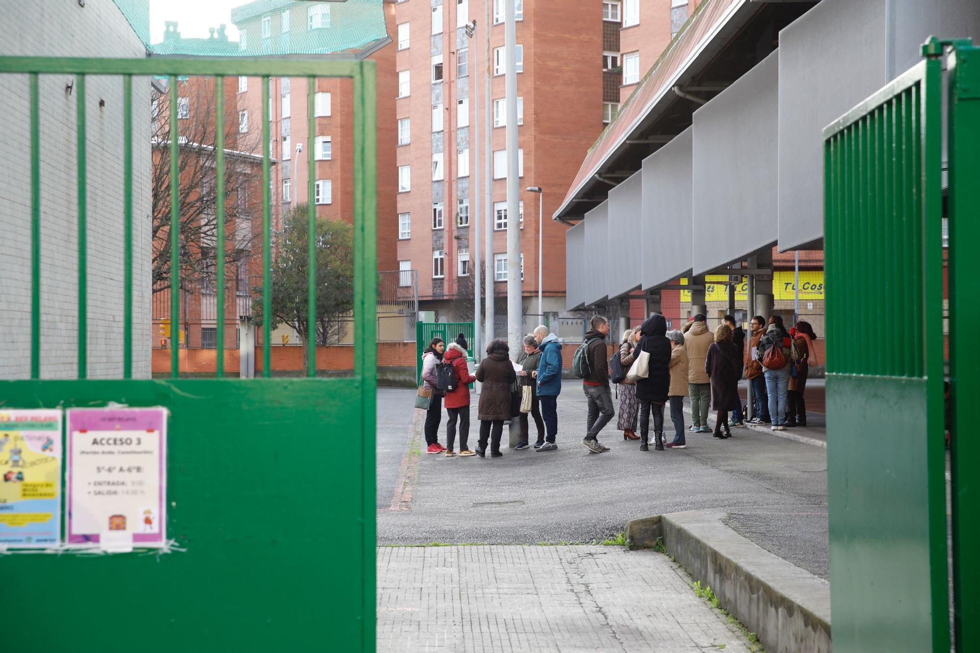 EN IMÁGENES: Se derrumba el suelo de una clase del colegio Rey Pelayo en Gijón