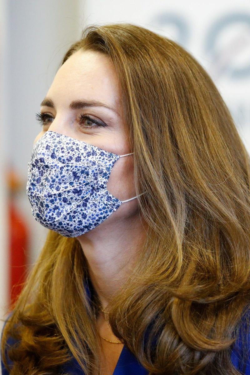 La mascarilla de estampado floral de Kate Middleton es de la marca Amaia Kids