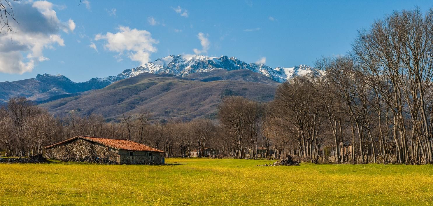 Día soleado de primavera en la Sierra de Gredos.