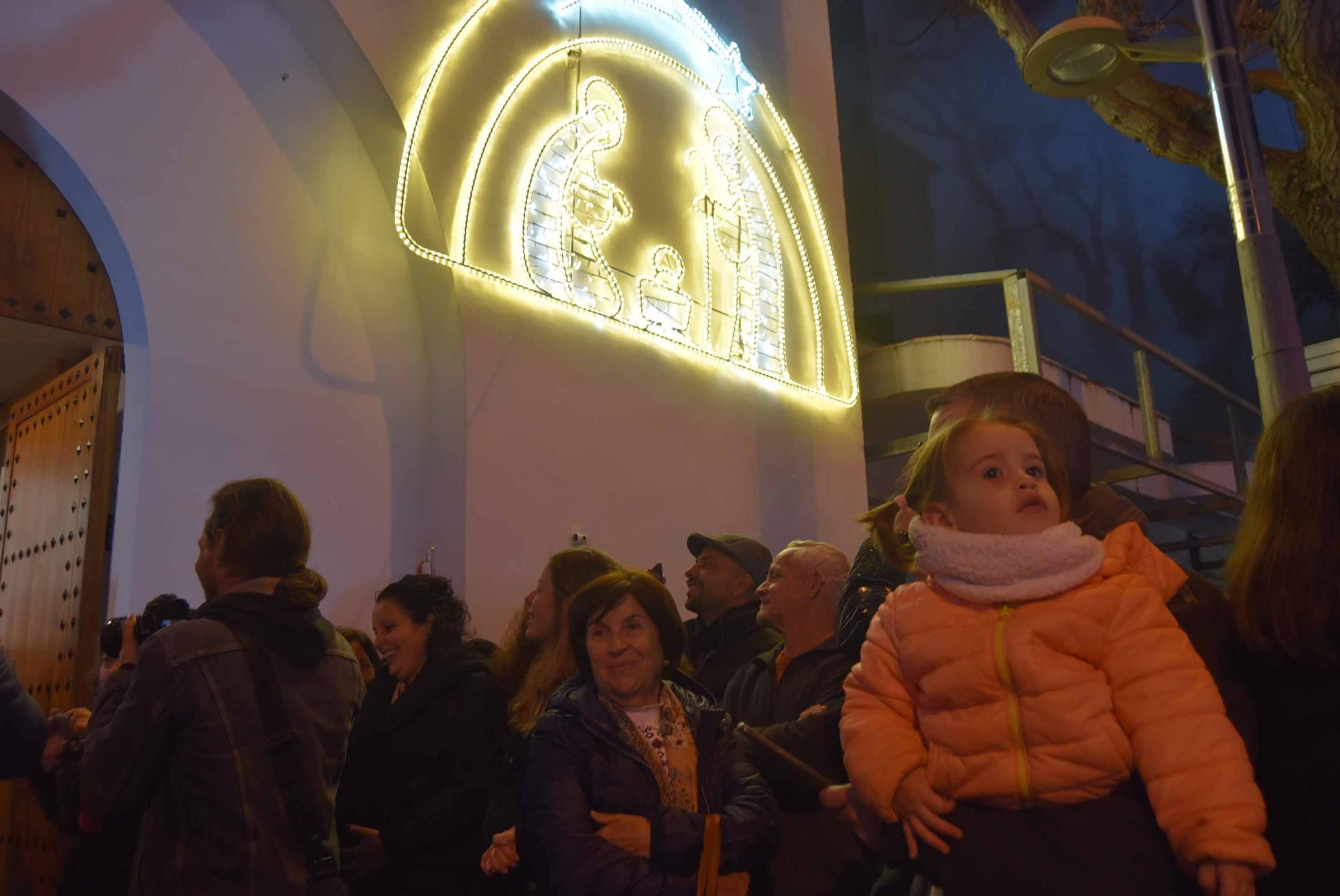 Mira aquí la galería de fotos completa de los Reyes Magos en Santa Eulària