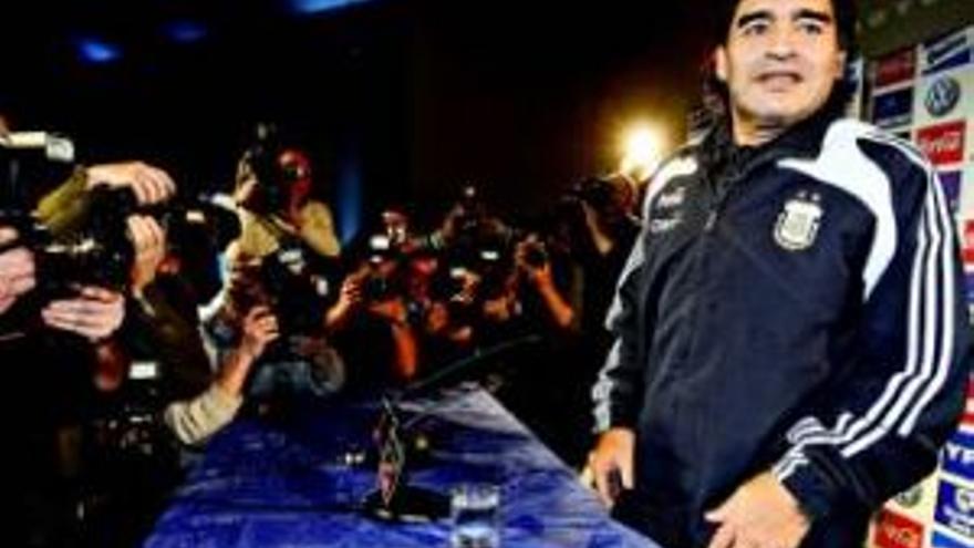 Maradona se inspira en Guardiola y Mourinho