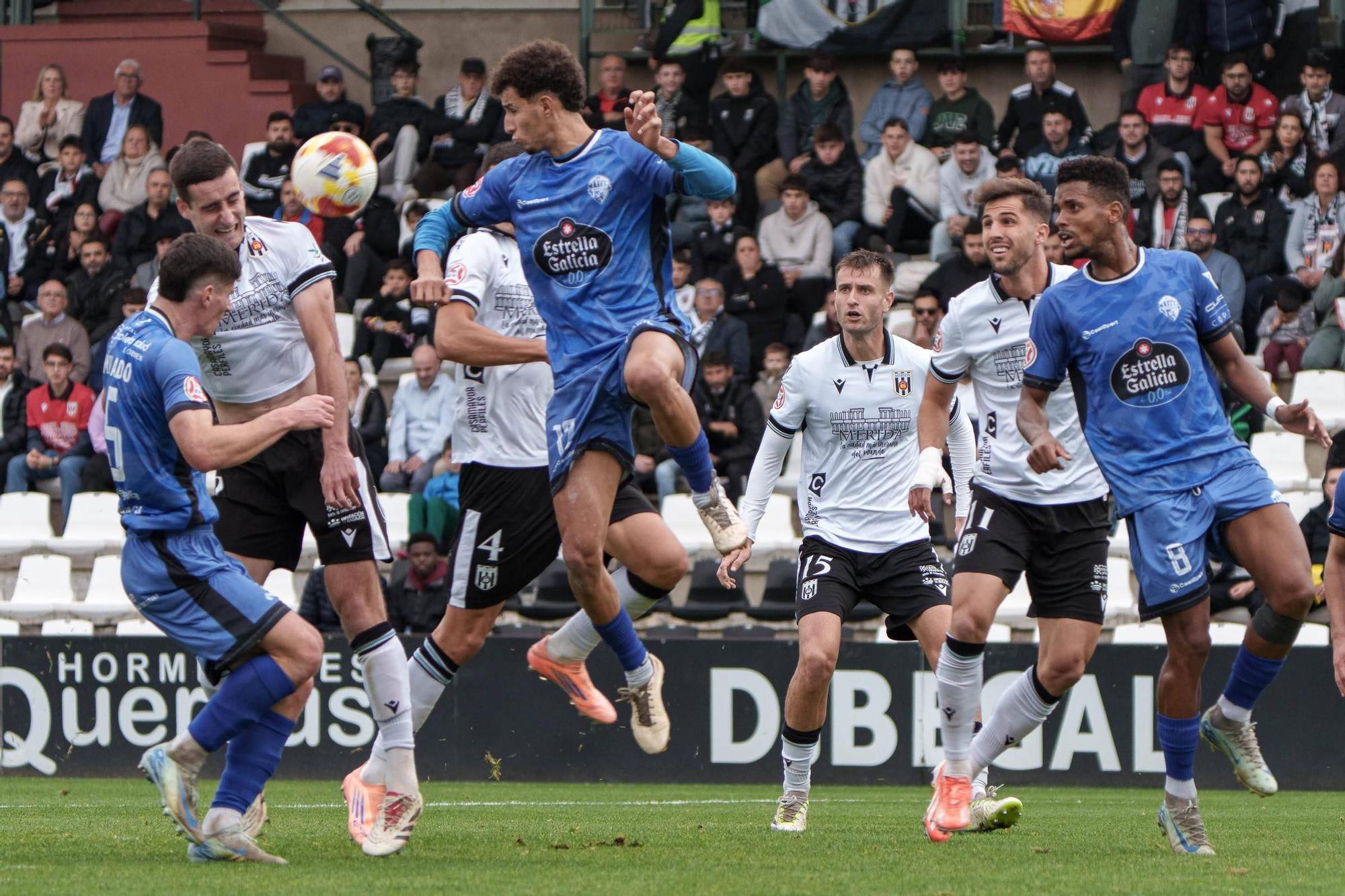 FOTOGALERÍA | Las mejores imágenes del partido Mérida-Orense