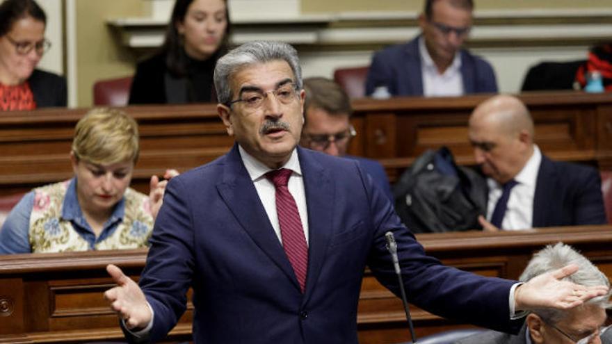 Román Rodríguez hoy en el Parlamento.