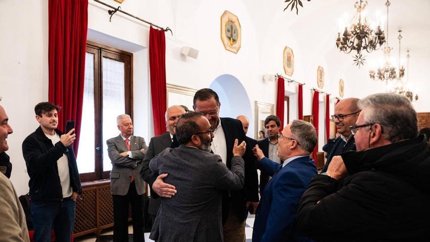 Fotogalería | El presidente de la Diputación recibe a una delegación de ATE y MSU-Norte de Extremadura