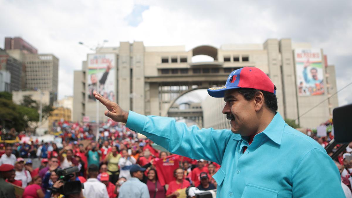 Nicolás Maduro, durante el mitin ante miles de seguidores, el sábado en Caracas.