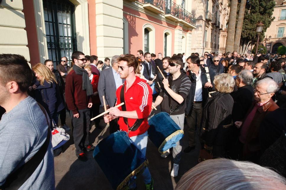 Los cofrades se manifiestan por la Semana Santa tradicional