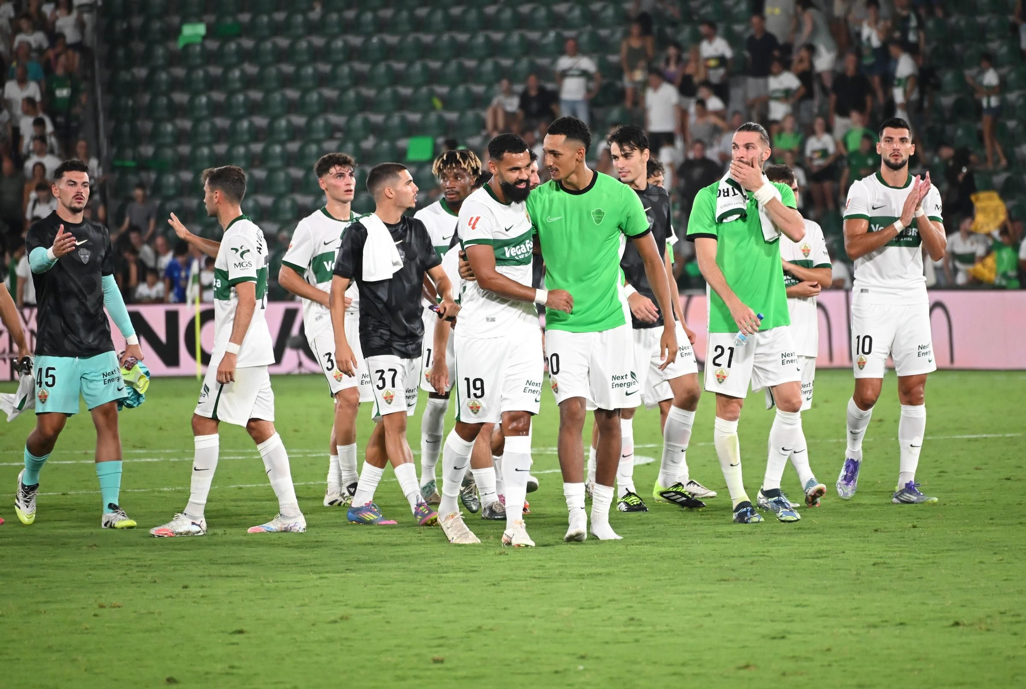 El Elche vuelve a Primera División con un empate frente al Betis (1-1)