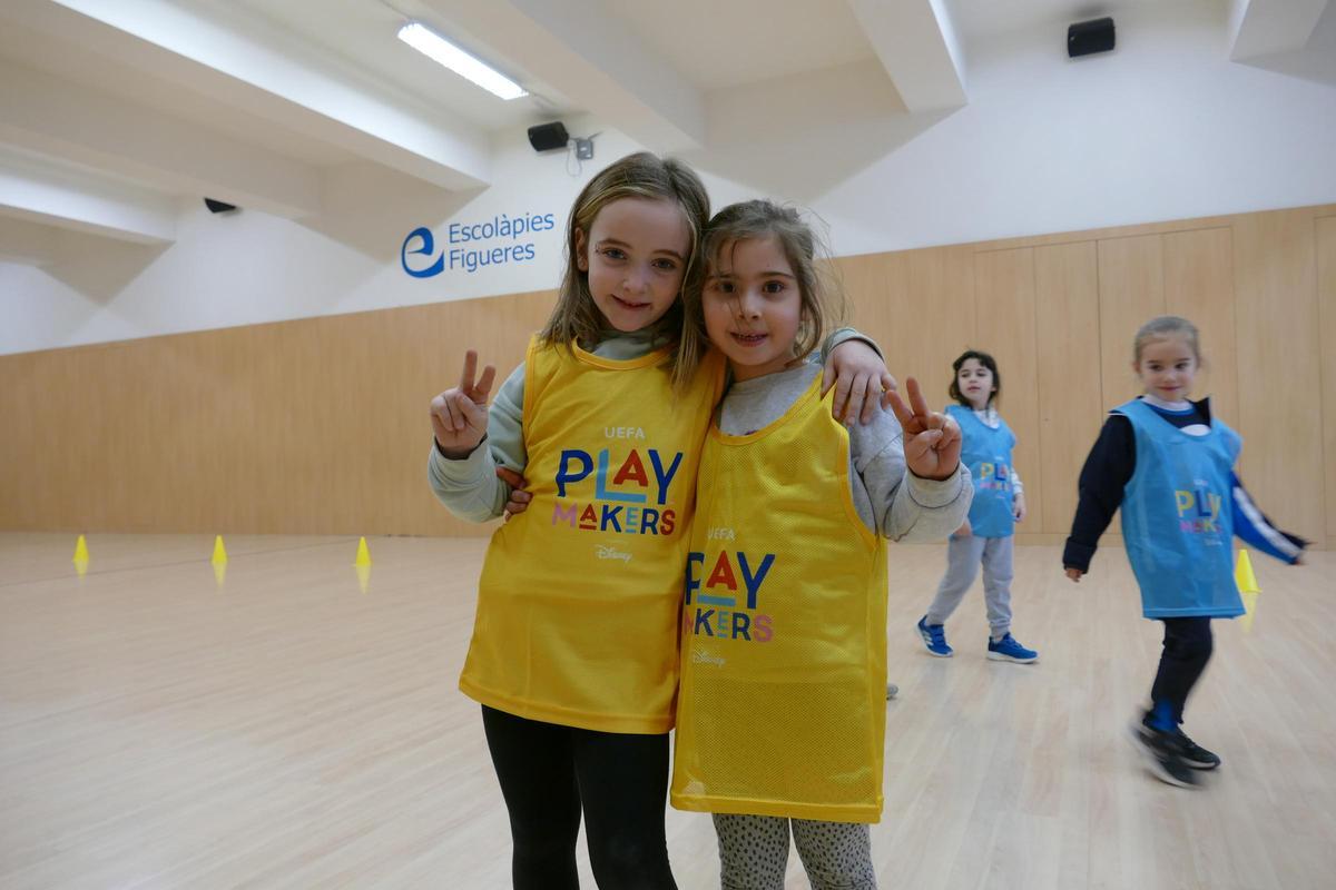 Escolàpies Figueres impulsa el futbol femení amb el projecte Playmakers de la UEFA i Disney