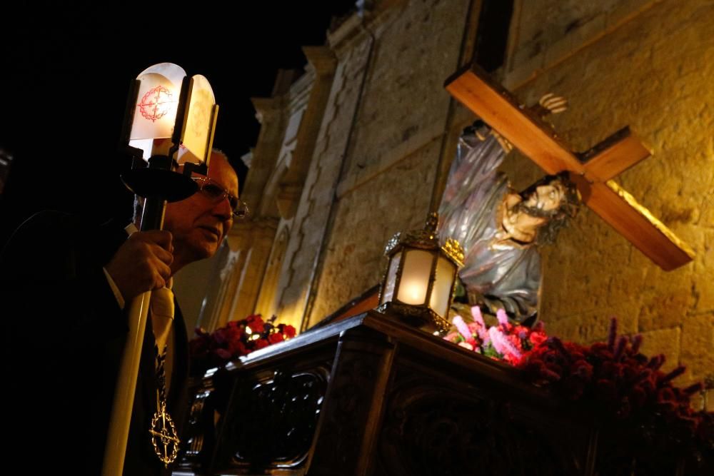 Procesión de Jesús en su Tercera Caída