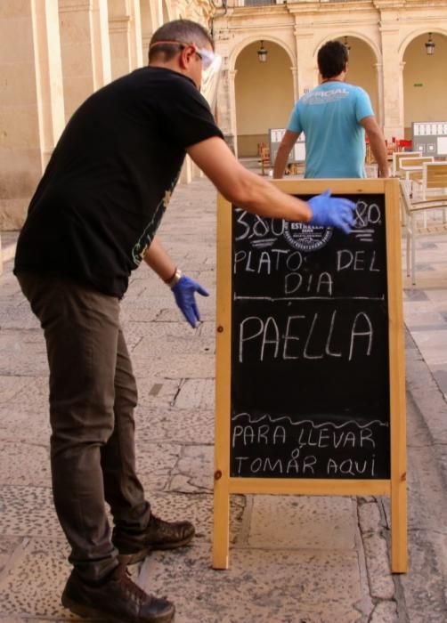 Primer día de apertura de comercios y bares en Alc