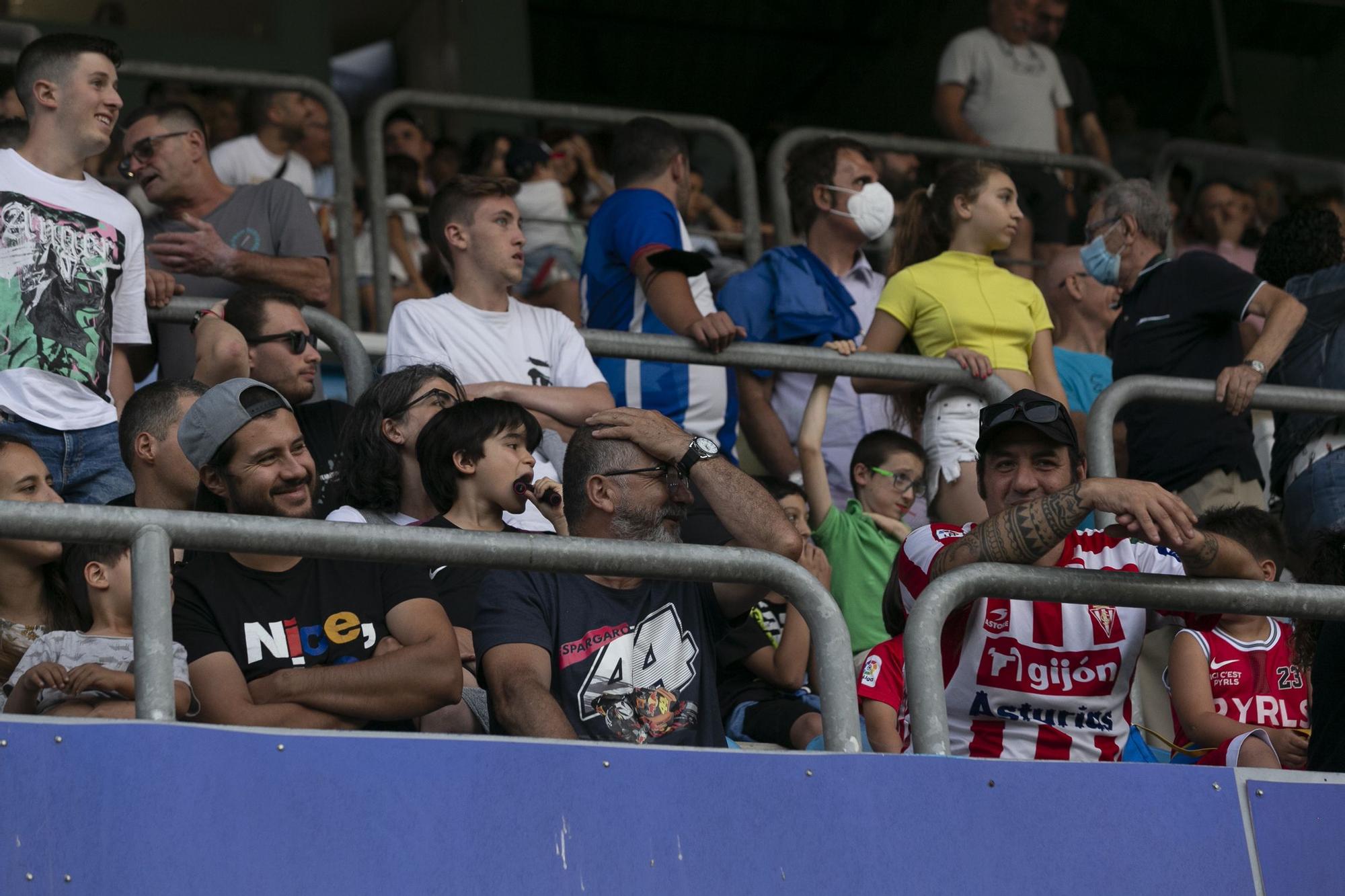 En imágenes: asi fue la victoria del Sporting (0-1) en el Suárez Puerta ante el Real Avilés
