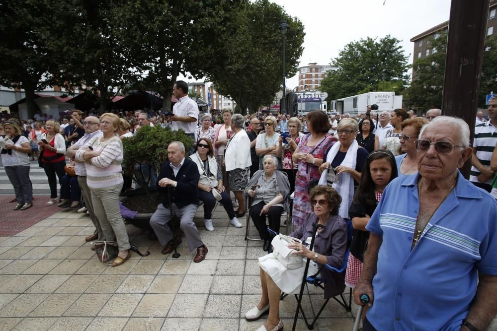 Misa y procesión en Versalles