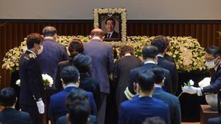 La doble moral del alcalde de Seúl divide a Corea del Sur