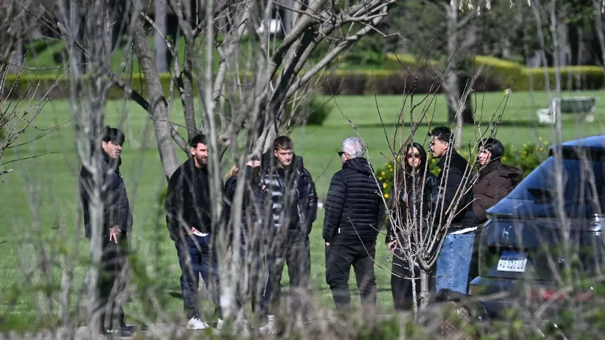 Lionel Messi y su familia despiden a su padre Jorge en un cementerio privado de Rosario