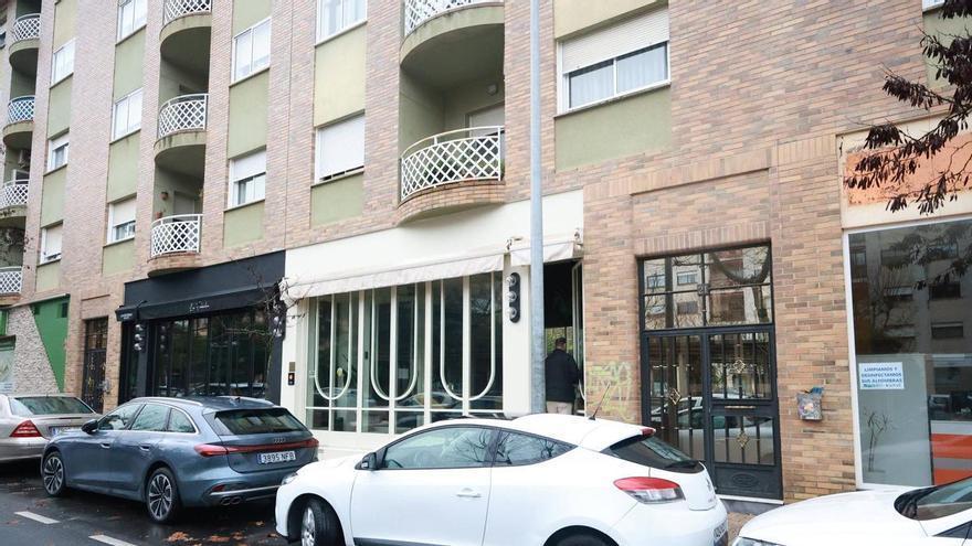 Vídeo | Conmoción entre los vecinos de la avenida de París después de que la Policía encontrara el cuerpo sin vida de un joven de 29 años