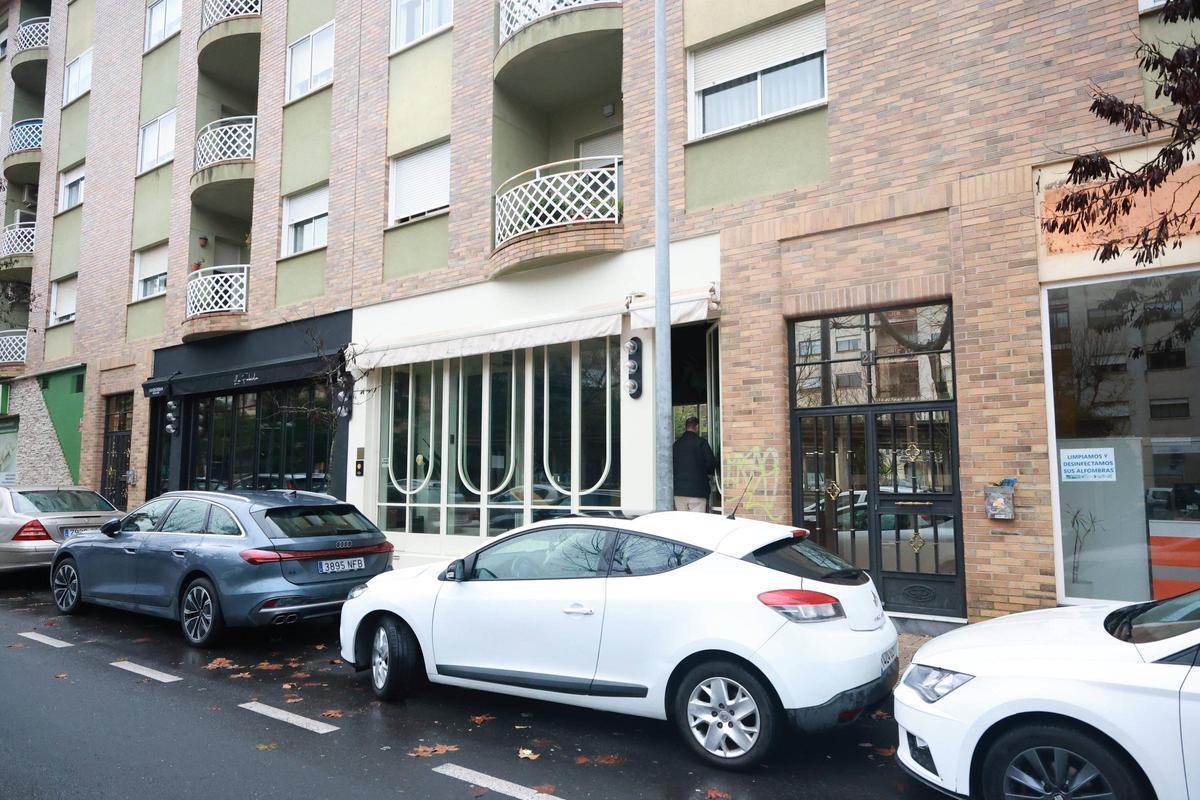 Conmoción en la avenida de París de Cáceres por la muerte de un joven