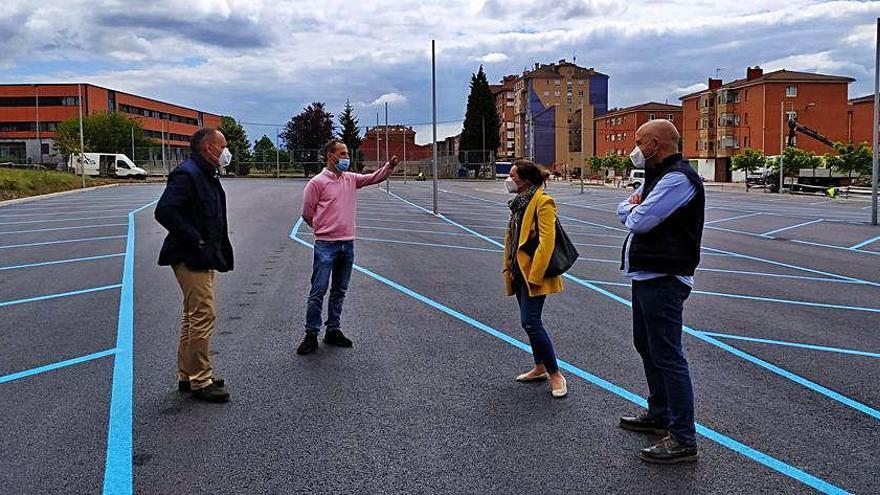 Visita municipal ayer al parking de la calle Santa Isabel.