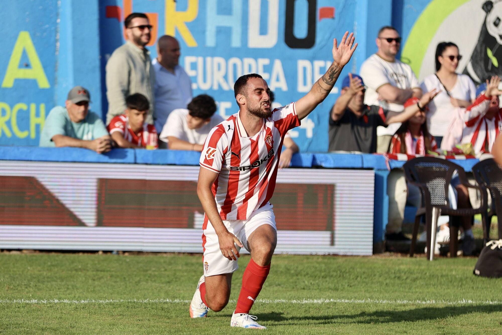EN IMÁGENES: Amistoso de pretemporada en Grado entre Sporting y Racing de Santander
