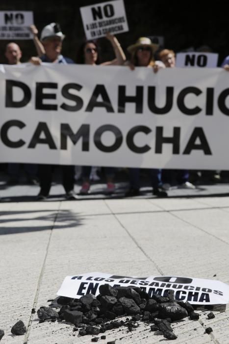 Protesta de los vecinos de La Camocha