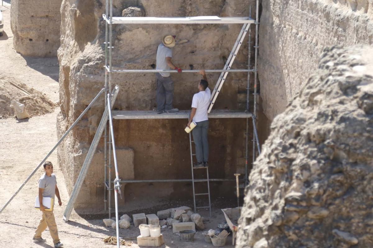 Fotogalería: Avanzan las obras de la muralla del Marrubial.