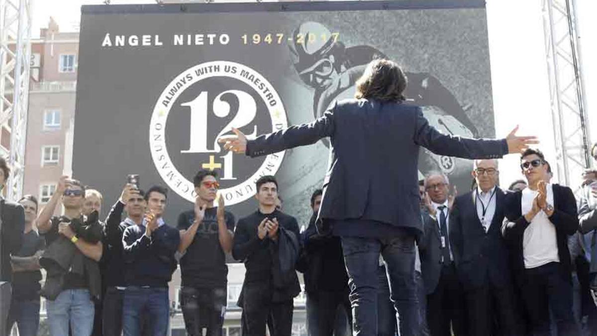 El motociclismo español rindió homenaje a Ángel Nieto